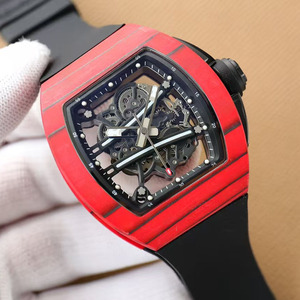 Montre de sport pour homme luxueuse et élégante avec un cadran squeletté rouge et des aiguilles lumineuses - Product Image 2