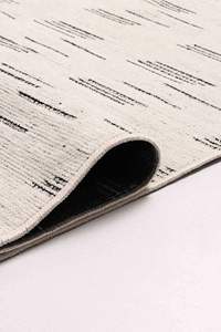 พรมปูพื้นลายเพชรเรขาคณิตสีขาวมิรา ขนาด 7 มม. ซักได้ กันลื่น เป็นมิตรกับสิ่งแวดล้อม เป็นมิตรกับสัตว์เลี้ยง ผลิตจากโพลีเอสเตอร์ สำหรับใช้ในบ้าน - Product Image 4