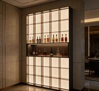 Paravent en métal de style nordique avec éclairage LED, armoire à vin personnalisée, séparateur de pièce, panneaux en verre trempé pour salon