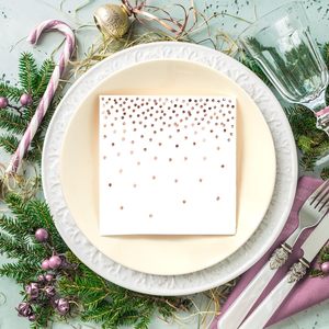 Serviettes carrées jetables personnalisées avec logo, base blanche et dorure à chaud, en pâte de bois vierge, résistantes à l'humidité, emballage premium pour mariages, <span class=keywords><strong>Horeca</strong></span>, vente en gros - Product Image 5