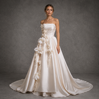 Robe de mariée Champagne coupe A-line, bustier asymétrique sculptural, en Mikado drapé, avec traîne cathédrale, grande taille, style princesse, sur mesure