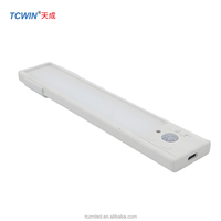 Lampe de nuit LED moderne TCwin, blanche, pour armoire, 210 mm x 297 mm, rechargeable, avec détecteur de mouvement, lampe de chevet, placard, escalier, maison intelligente