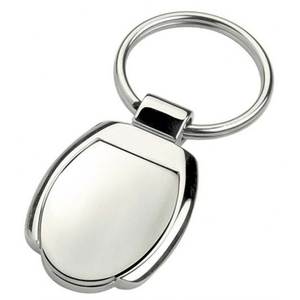 Porte-clés en métal Toledo, forme ovale brillante, finition argentée, accessoire pour clés - Product Image 1