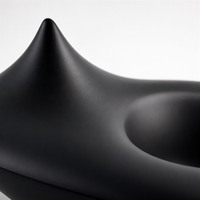 Sculpture abstraite en résine noire mate personnalisable, aérographe, durable, forme de bol asymétrique, commande en gros pour projets hôteliers