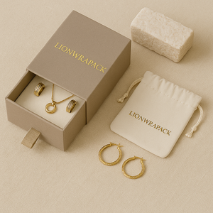 Scatola Portagioie a Cassetto Personalizzata ed Ecologica con Sacchetto | Packaging di Lusso per Set Collana e Anello | Ingrosso OEM - Product Image 1