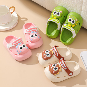 Chaussures EVA style Crocs pour enfants, vente en gros, pantoufles mignonnes à bout fermé pour bébés garçons et filles, chaussures d'eau légères à motif de dessin animé pour enfants - Product Image 2