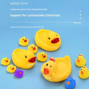 Pato de juguete amarillo grande con logo personalizado, adorable, esponjoso, con ojos fruncidos, para el baño, jugando, rociando agua, exprimible - Product Image 1