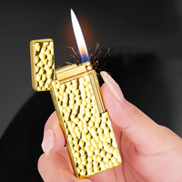 Briquet à gaz butane rechargeable en métal personnalisé, avec allumage latéral à flamme oblique et roue d'allumage, vente en gros d'usine