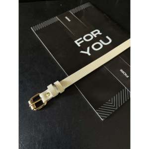 Cinturón Delgado para Mujer Fiori, Hebilla de Doble Punta, Estilo Casual de PU Color Cobre - Product Image 2