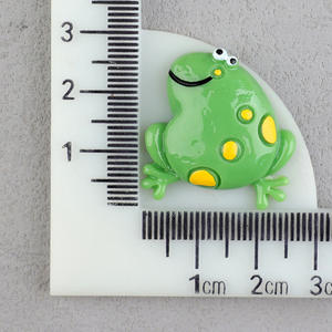 优质热卖可爱卡通平背绿色青蛙树脂装饰魅力 - Product Image 4