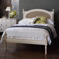 Table de chevet de style français personnalisée en bois massif antique pour chambre à coucher