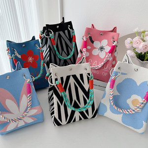 Sac à main carré petit et tendance en PU tricoté japonais coréen, tout-aller, grande capacité, pour femmes - Product Image 1