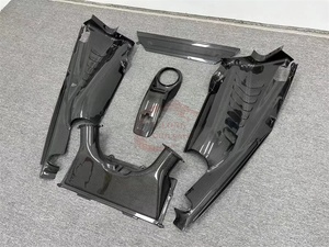 غطاء مدخول المحرك من ألياف الكربون الجاف عالي الجودة طراز OEM لـ Ferrari GTB - Product Image 3