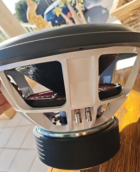 15 Inch 2000W Rms 3 Inch VC 25HZ Aluminum Basket Xmax 33mm Subwoofer 284OZ UnderSeat Competition Subwoofer Car Audio Powered