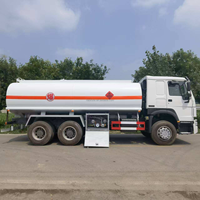 Camion-citerne Sinotruk HOWO 8X4 haute capacité, camion-citerne aux normes nationales II pour le transport routier en Afrique