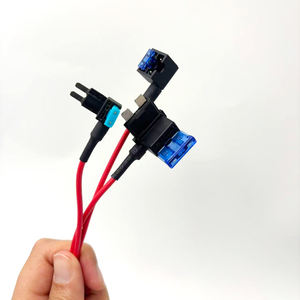 قاطع دائرة كهربائية مزدوج للسيارات مع فيوزات 10 أمبير/15 أمبير/20 أمبير لتوسيع نظام كهرباء السيارة - Product Image 1