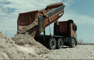 Camion à benne en alliage, jouet de construction hydraulique <span class=keywords><strong>Huina</strong></span> 1573 rc bulldozer en métal, échelle <span class=keywords><strong>583</strong></span>, nouveau - Product Image 3