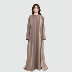 طقم كلاسيكي للنساء المسلمات من قطعتين عباية مفتوحة وفستان طويل الأكمام قابل للتخصيص - Product Image 1
