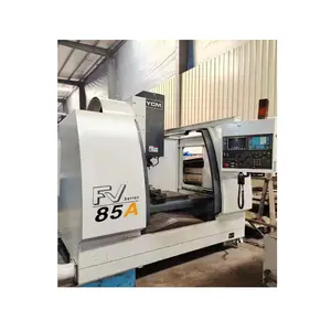 Fanuc 체계를 가진 3 개의 축선 Cnc 수직 Vmc 공구 Vmc850 YCM 850 센터 드릴링 그리고 축융기