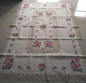 Tovaglie Quadrate 72x108 in Poliestere/Cotone Non Tessuto con Ricamo a Punto Croce Floreale - Product Image 4