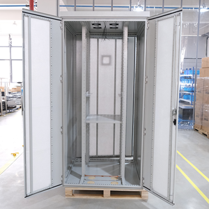 Gabinete de Control Eléctrico Industrial de Piso, Acero Laminado en Frío y Acero Inoxidable, Protección IP54, Recubrimiento en Polvo - Product Image 6