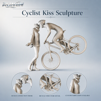 Statue de couple cycliste en acier inoxydable peint en blanc, amoureux urbains modernes avec vélo, sculpture d'art métallique, fabrication sur mesure