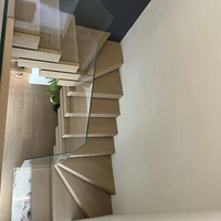 Escaliers en bois empilés de lumière LED de type U moderne haut de gamme personnalisés pour une application intérieure pour les hôtels appartements villas verre
