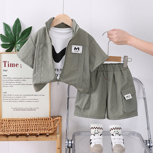 Ensemble trois pièces décontracté en coton pour garçons, motif dessin animé, été 2026, avec option de logo personnalisé pour enfants (T-shirt et <span class=keywords><strong>short</strong></span>) - Product Image 3