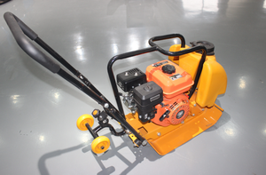 Compacteur à plaque vibrant jaune à moteur essence Lifan pour sol et asphalte 5,5-6,5 kW - Product Image 3