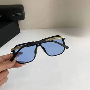 Nouvelles Lunettes de Soleil Carrées Unisexe Tendance 2026 – Protection Solaire pour Conduite et Voyage en Extérieur - Product Image 6