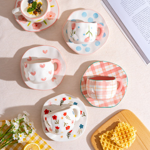 Tasse à café en céramique peinte à la main, style INS, avec poignée épaisse et moderne, pour une décoration esthétique de la pièce - Product Image 4
