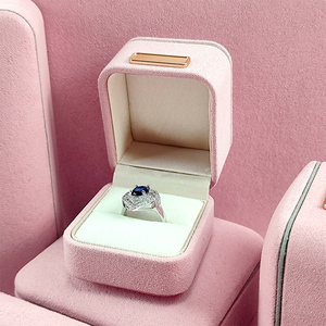 New Velvet jewelry Box packaging luxury unique ring box
