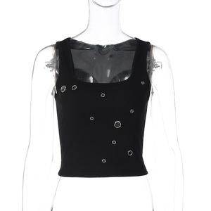 Top corto sin mangas con cuello cuadrado para mujer - Top ajustado acanalado con adorno de anillo metálico, estilo chaleco a la moda - Product Image 4