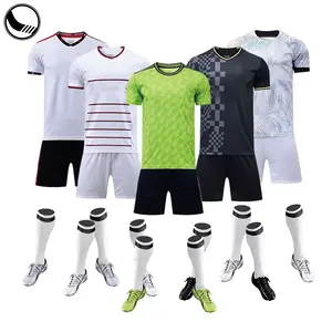 Weißes Streifen Fußball trikot mit Tags Stram pler benutzer definierte Brasilien Fans Version Cape Verde Kanada Herren Fußball trikot