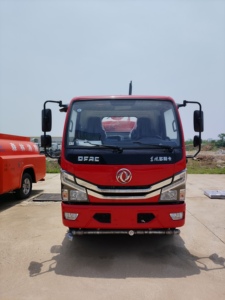 Dongfeng 4x2 8cbm camions de pompiers japonais d'<span class=keywords><strong>occasion</strong></span> camions de pompiers izuzu camion de pompiers avec pompe à mousse à canon à eau pulvérisée - Product Image 2
