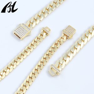 Cadena Cubana de Oro L-628, Elegante y Resistente, Peso Seleccionable de 61g a 120g y Varias Anchoes/Largos, Chapado en Oro Sólido, Accesorio Premium para Hombre - Product Image 4