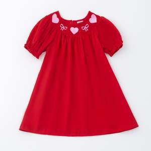Vestido de algodón rojo sólido personalizable para niños, bordado de lazo de corazón ahumado, mameluco informal para niñas y hermanos - Product Image 2