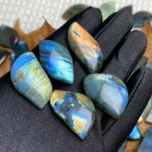 Accesorios DIY al por mayor de labradorita pulida estilo bohemio en forma de hoja, piedra de cristal natural curativa para decoración del hogar y regalos - Product Image 6