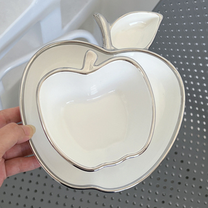 Nouveau design <span class=keywords><strong>assiette</strong></span> <span class=keywords><strong>blanche</strong></span> <span class=keywords><strong>argent</strong></span>ée de 8 pouces en forme de pomme et bol à pommes de 5 pouces adapté aux fours et lave-vaisselle - Product Image 4