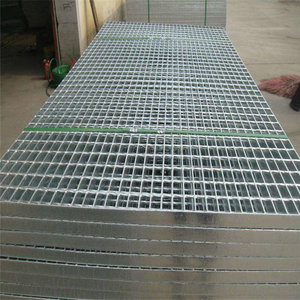 Grille en acier galvanisé 1000 mm x 900 mm, maille 32 x 100 mm, densité minimale 260 g/m², revêtement de sol pour passage de voitures - Product Image 4
