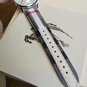 カップル向け高級ステンレススチールクォーツアナログ腕時計、ファッションカスタムロゴデザイン、低MOQ、防水、恋人向け腕時計、売れ筋商品 - Product Image 4