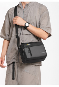 Sac bandoulière de créateur pour homme, étanche en PU, sacoche de poitrine, sac banane, sac de taille pour activités de plein air - Product Image 6