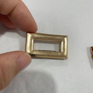 Cierres Metálicos Cuadrados Pequeños de 3.5 cm, Chapados en Oro Claro, Cierres de Seguridad Giratorios para Bolsos y Maletas, Accesorios de Estilo Clásico para Bolsos - Product Image 2