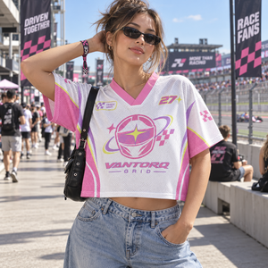 Camiseta deportiva para mujer con cuello en V, cuello acanalado en contraste, tejido de malla, gráfico de casco personalizado por sublimación, top corto - Product Image 2