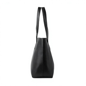 Sac fourre-tout unisexe en cuir véritable noir uni avec poignée souple, usage quotidien décontracté, durable, capacité 20-30L, doublure en polyester avec fermeture éclair - Product Image 2