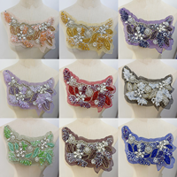Appliques en maille multi-couleurs de luxe avec fleurs, perles et strass à coudre pour robes de mariée, de bal et de soirée – Vente en gros