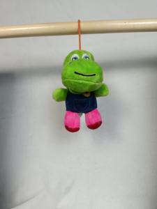 Nouvelle <span class=keywords><strong>Peluche</strong></span> Dinosaure Dragon aux Grands <span class=keywords><strong>Yeux</strong></span> Super Douce en Gros, Modèle Cartoon Transfrontalier, avec Coussin Cœur Rouge - Product Image 1