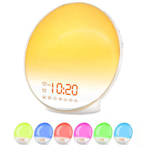 Comodino di vendita caldo con USB RGB temperatura che cambia colore Smart Digital Table Wake Up Light Sunrise Alarm Clock - Product Image 5