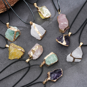 Cristallo naturale pietra grezza Fluorite lunetta ciondolo dorato irregolare ametista rosa quarzo ametista collana pendente non inclusa - Product Image 5