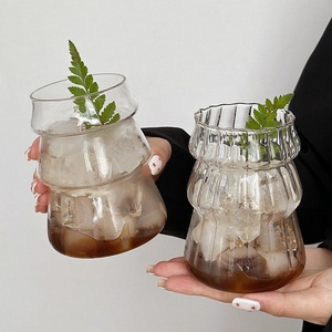 Nouvelle tasse créative en verre borosilicate pour Noël, avec paille et motif de dessin animé, résistante à la chaleur pour la maison - Product Image 1